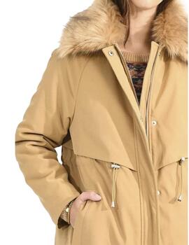Parka Molly Bracken con cuello pelo