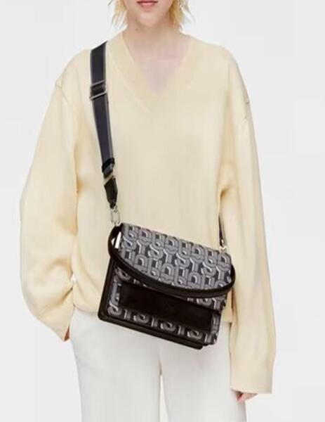 Gallery a04279 0pao1om5