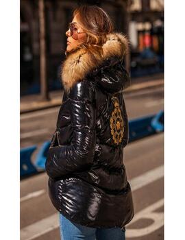 Parka Mangata 3/4 negro asimétrico con parche