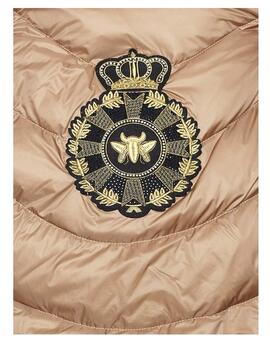 Parka Mangata 3/4 camel asimétrico con parche