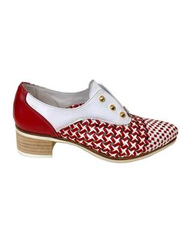 ZAPATO TRENZADO BICOLOR BLANCO-ROJO CON TACHUELAS