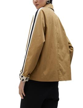 Gabardina Lola Casademunt corta camel