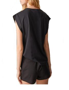 Camiseta Highly Preppy estampada collar con tachas