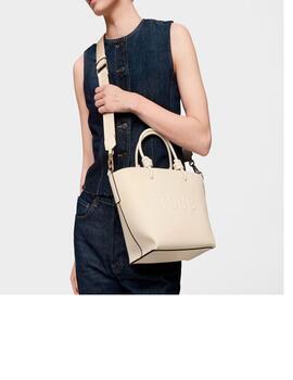 Capazo Tous s. la Rue New beige