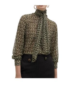 Camisa Lola Casademunt logotipada con lazada verde