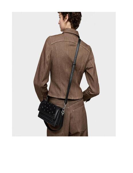 Gallery a05590 roxfmv09