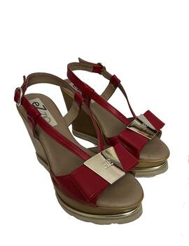 Sandalia Ezzio piel roja aplique logo