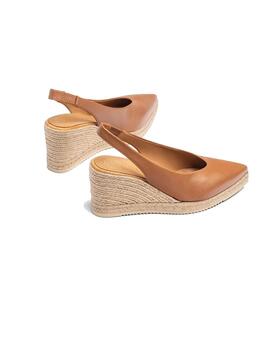 Zapatilla Unisa cuña punta fina piel camel