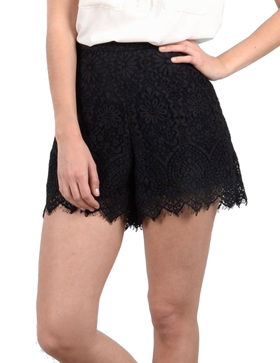 Short encaje negro deals