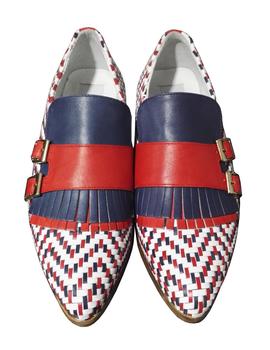 ZAPATO TRENZADO TRICOLOR CON LEGüETA