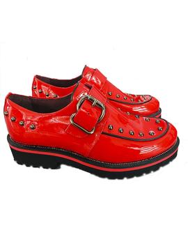 ZAPATO VITELO CON TACHUELAS CHAROL ROJO