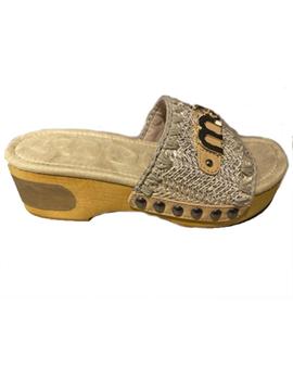 SANDALIA MOU WOOD LOW HEEL CLOG METAL LOGO